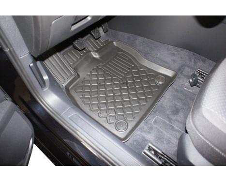 Rubber mats suitable for Volkswagen Passat B8 Sedan / Variant 2014 + (incl. Facelift), Image 3