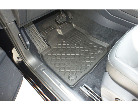 Rubber mats suitable for Volkswagen Tiguan II 2016+ (incl. Facelift), Image 3