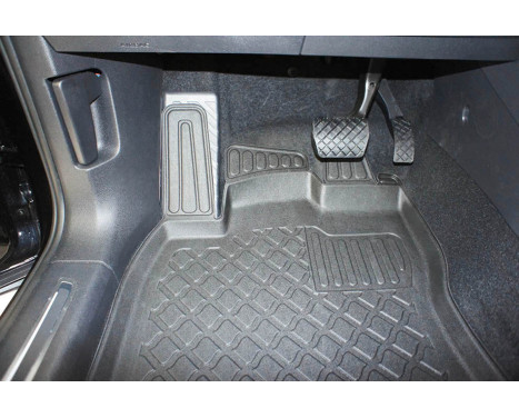 Rubber mats suitable for Volkswagen Tiguan II 2016+ (incl. Facelift), Image 4