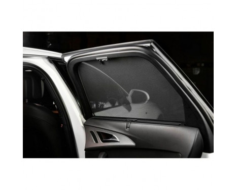 Privacy Shades (rear doors) suitable for Audi Q7 2015- (2-piece) PV AUQ75B18, Image 2