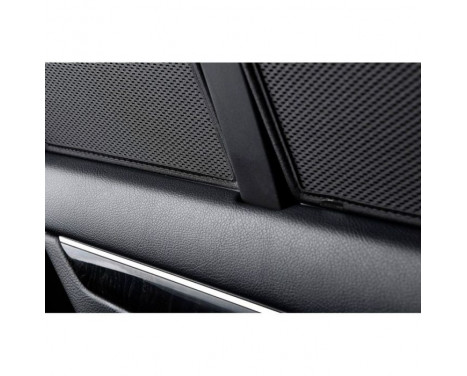 Privacy Shades (rear doors) suitable for Audi Q7 2015- (2-piece) PV AUQ75B18, Image 3