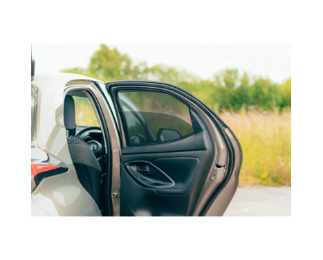 Set Car Shades (rear doors) suitable for Toyota Yaris (P21) 5 doors 2020- (2-piece), Image 5