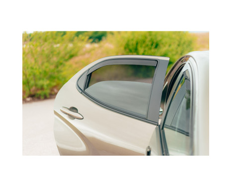 Set Car Shades (rear doors) suitable for Toyota Yaris (P21) 5 doors 2020- (2-piece), Image 6