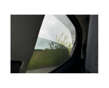 Set Car Shades (rear doors) suitable for Toyota Yaris (P21) 5 doors 2020- (2-piece), Image 7