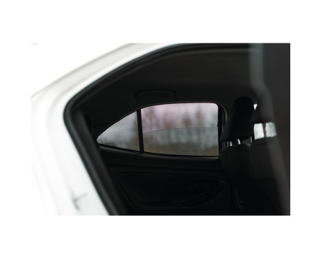 Set of Car Shades (rear doors) suitable for Toyota Yaris Cross (MXP) 2020- (2-piece), Image 5