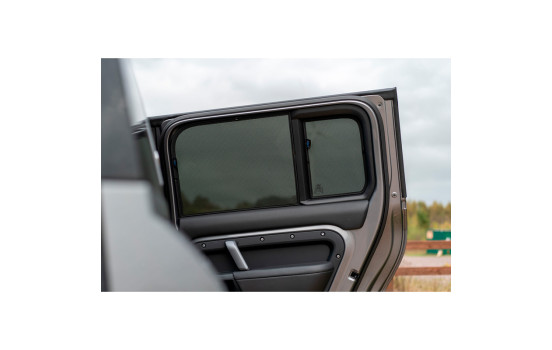 Sun blinds (rear doors) suitable for Land Rover Defender D110 5-door 2020- (4-piece), Image 5