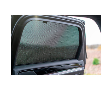 Sun blinds (rear doors) suitable for Volkswagen Touareg 2018- (2-piece), Image 5