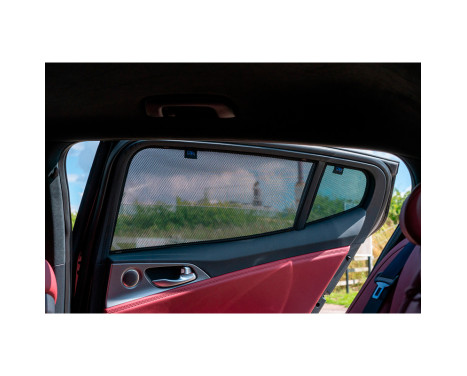 Sunshades (rear doors) suitable for Kia Stinger 2018- (4-piece), Image 6