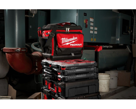 Milwaukee PACKOUT™ Jobsite Cooler, Image 3