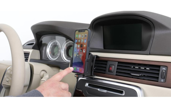 Apple iPhone 12 / 12 Pro / 12 Pro Max / 13 / 13 Pr Active adjustable holder with 12V USB sig-plug, Image 2