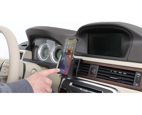 Apple iPhone 12 / 12 Pro Active holder with 12V USB sig-plug, Image 7