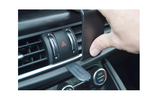 ProClip - Alfa Romeo Stelvio 2016 - Angled mount, Image 3
