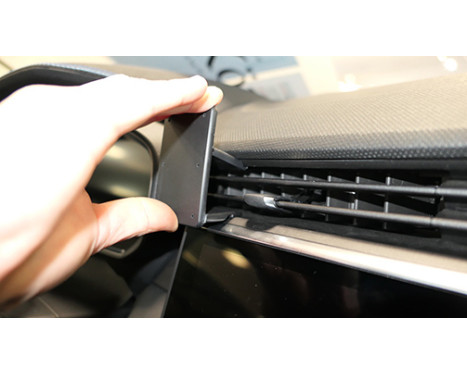 ProClip - Lynk & Co 01 2021-2024 (Center mount), Image 3