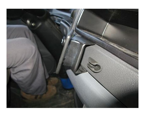 ProClip - Mercedes Benz Atego 2008-> Angled mount, Image 2