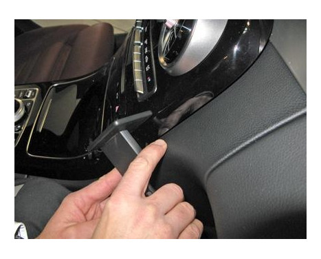 ProClip - Mercedes Benz C-Class (180-320) 2015-> Angled mount, Image 4