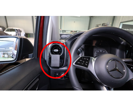 ProClip - Mercedes Benz Vito 2024-> Left mount