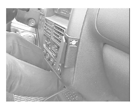 ProClip - Peugeot 106 1996-2002 Angled mount, Image 2