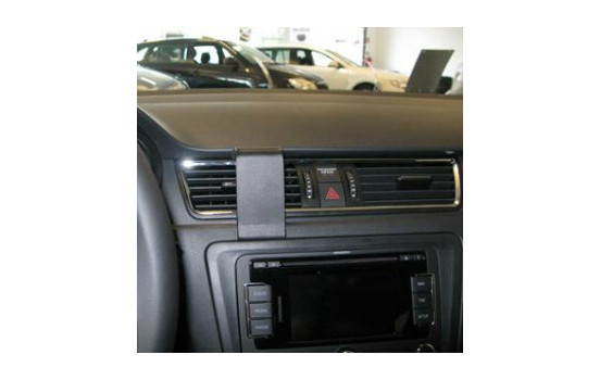 ProClip - Seat Toledo 2013-2018 - Skoda Rapid 2013-2015 Center mount