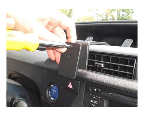 ProClip - Toyota Prius c 2012-2017 Center mount, Image 2
