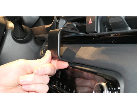 ProClip - Toyota Yaris 2024-2025 Center mount, Image 4