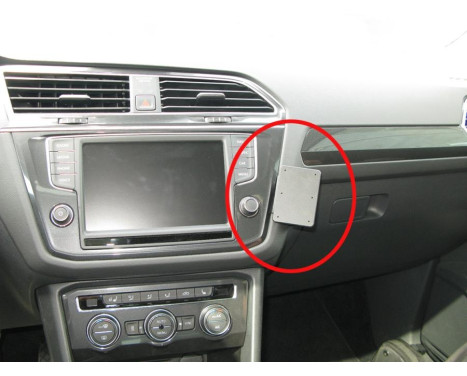 ProClip - Volkswagen Tiguan 2017 - Angled mount