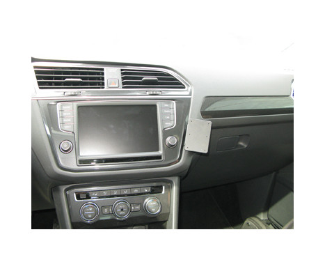 ProClip - Volkswagen Tiguan 2017 - Angled mount, Image 2