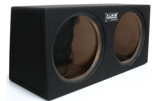 SISTEMA DE AUDIO Caja vacía. Caja cerrada con 2 altavoces de 29 litros para graves de 30 cm.