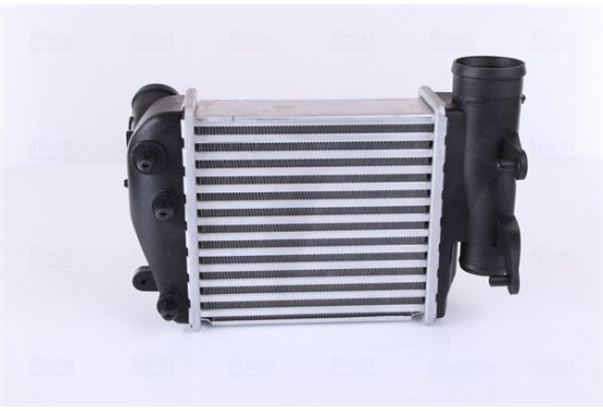 Intercooler, inlaatluchtkoeler 96417 Nissens