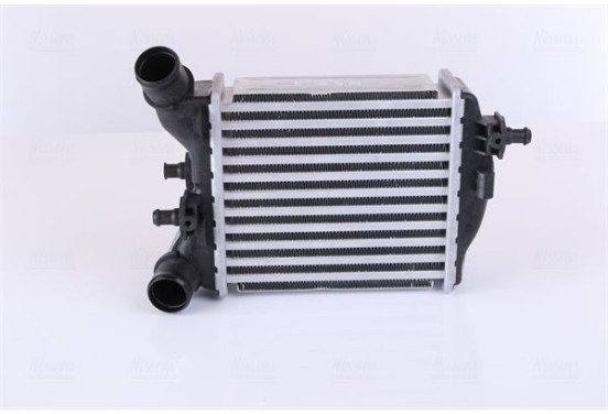 Intercooler, inlaatluchtkoeler 96168 Nissens