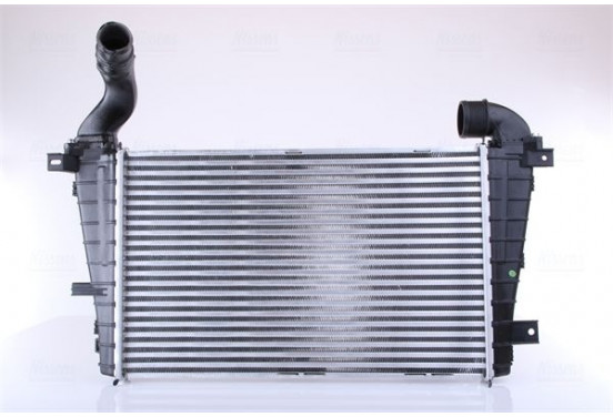 Intercooler, inlaatluchtkoeler 96461 Nissens