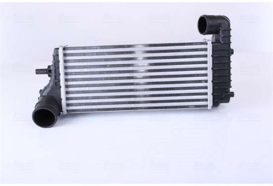 Intercooler, inlaatluchtkoeler 96251 Nissens