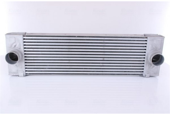 Intercooler, inlaatluchtkoeler 96066 Nissens