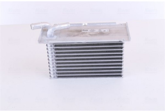 Intercooler, inlaatluchtkoeler 96470 Nissens