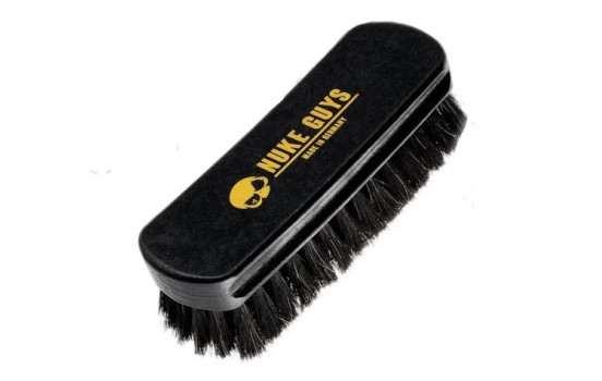Cepillo ergonómico de crin de caballo mediano de Nuke Guys