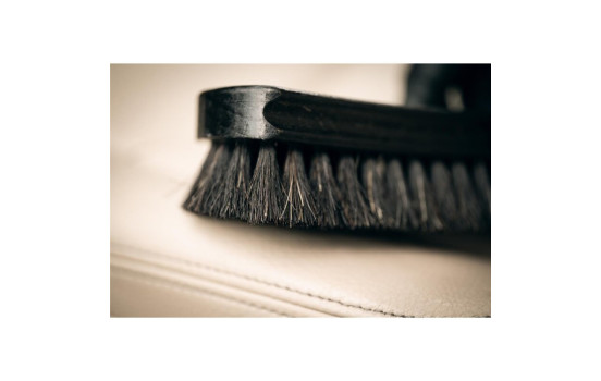 Cepillo ergonómico de crin de caballo mediano de Nuke Guys, Imagen 4