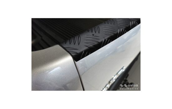 Moldura de aluminio para portón trasero de camioneta compatible con Toyota Hilux VIII Facelift 2020-, Imagen 3