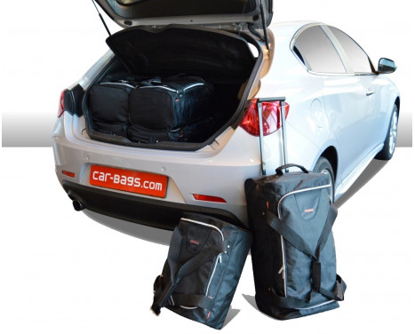 Travel bag set Alfa Romeo Giulietta 2010- 5d