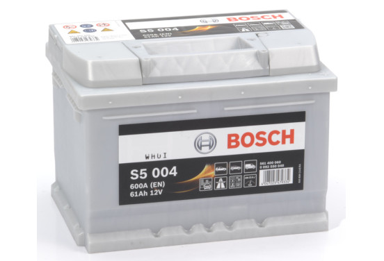 Bosch auto accu S5004 - 61Ah - 600A - voor voertuigen zonder start-stopsysteem