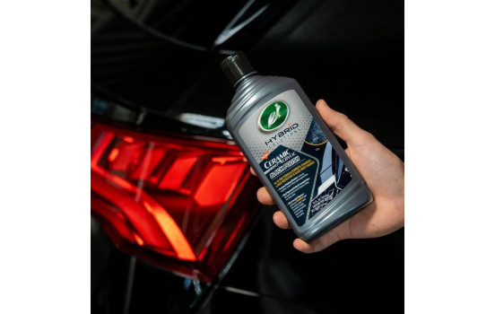 Turtle Wax Hybrid Solutions Ceramic Black Polish 500ml, Image 3