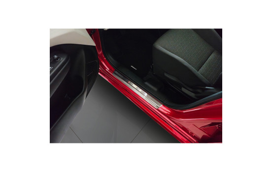 Seuils de porte en acier inoxydable Avisa adaptés à Suzuki Swift VI 2024-