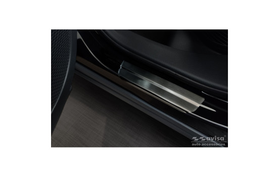 Seuils de porte en acier inoxydable sur mesure pour Toyota Corolla Cross 2020 - 'Cross' 4 pièces, Image 4