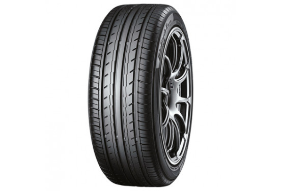 Yokohama Bluearth es32 xl 215/45 R17 91V