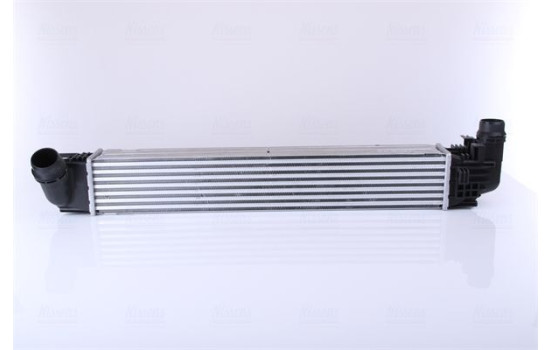 Intercooler, intercooler 96533 Nissens