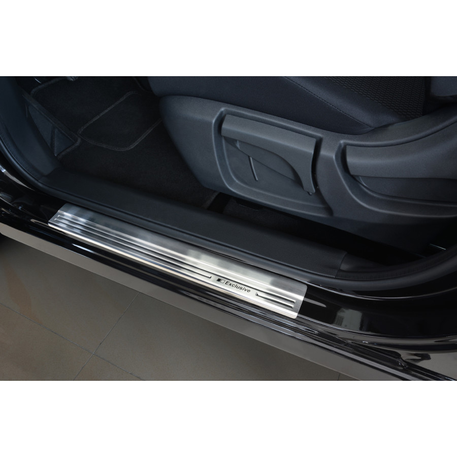 Nissan Qashqai 2 (2008-2013) SUV 5 - One Line Instaplijsten | Instaplijsten NISSAN Nissan Qashqai 2 (2008-2013) SUV 5 - One Line Instaplijsten | Instaplijsten NISSAN