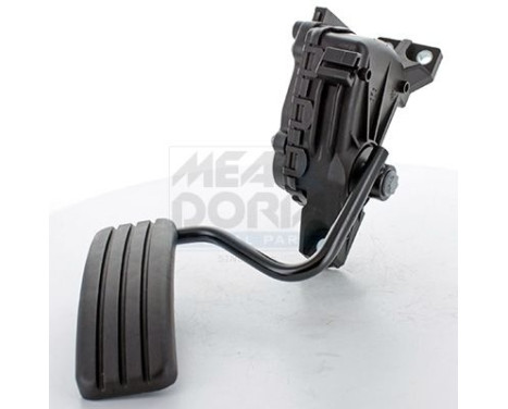 Accelerator pedal set