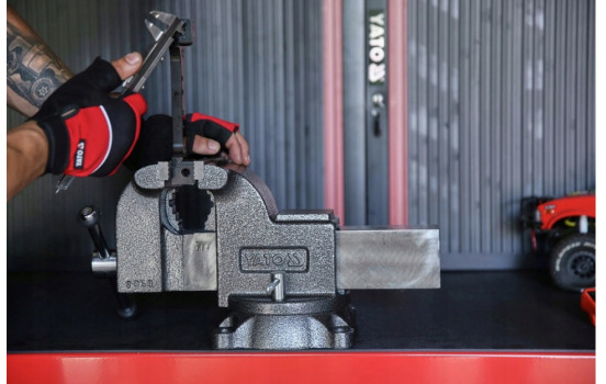 Tornillo de banco Yato de 150 mm, Imagen 2