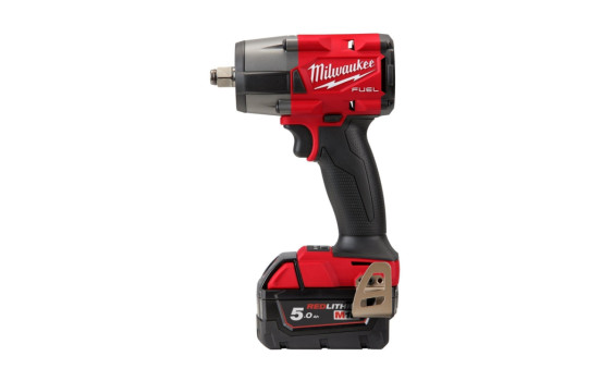Llave de impacto inalámbrica Milwaukee M18 FMTIW2F12-502X de 1/2" con anillo de fricción, 18 V, 5 Ah, color rojo, Imagen 3