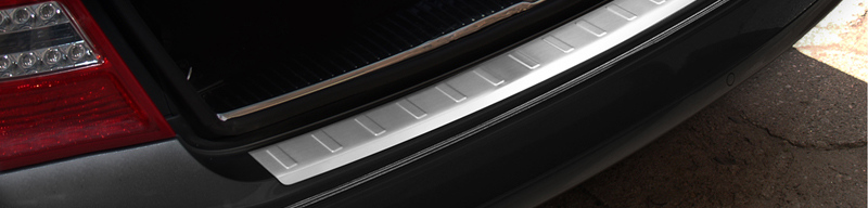 Protection de seuil arrière en acier inoxydable Mercedes Classe C W204 2007-2011 Ribs AV235672