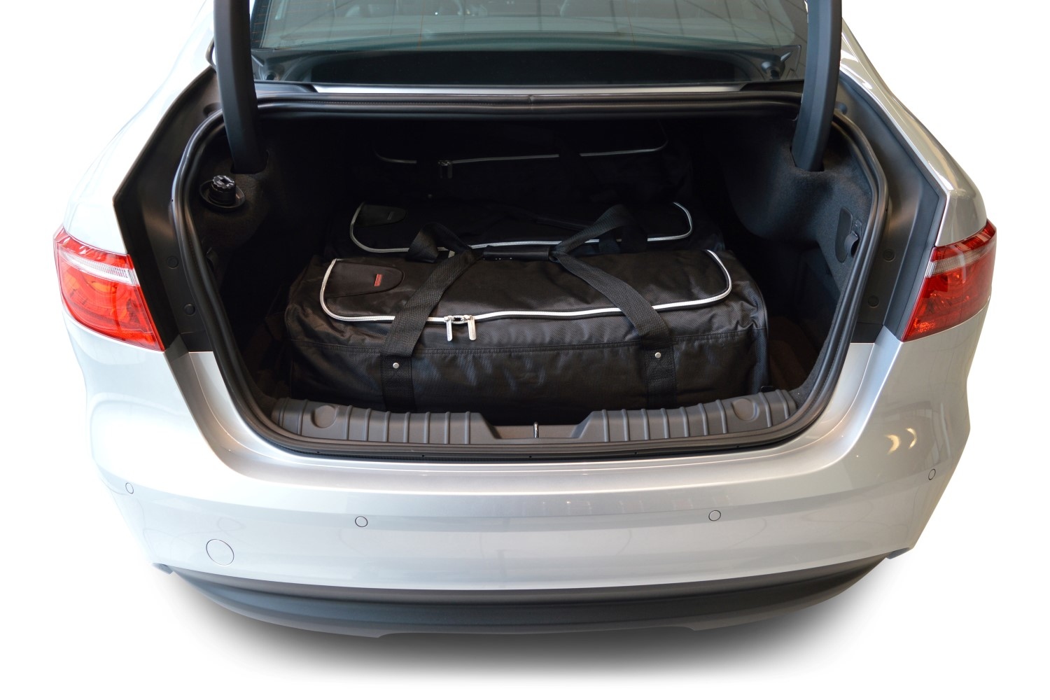 Travel bag set Jaguar XF (X260) 2015- suv