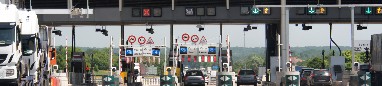 Tol betaalt u in Italië contant, met de pin, credit card of met een telepass of tolkastje.